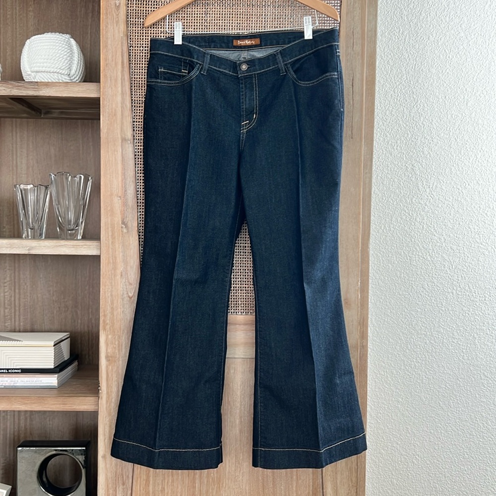 Almost Brand New David Kahn Dark Wash Wide Leg Bootcut Jeans size 31
